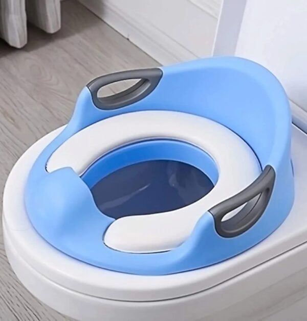 Blue potty training seat with handle